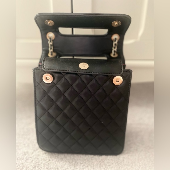 Quilted Black Leather Bag with Gold Chain Strap - Picture 4 of 15